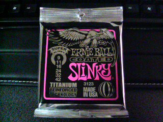 ERNIE BALL COATED SLINKY